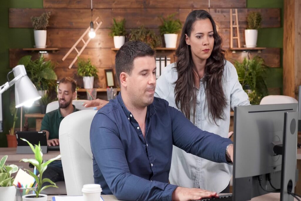Outsourcing vs in-house app development