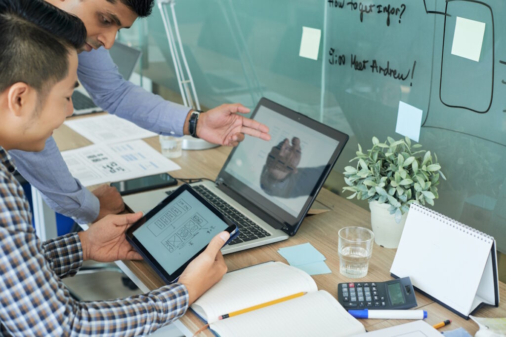how to outsource front end development